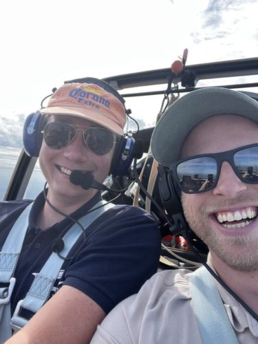 Lachen im Flieger